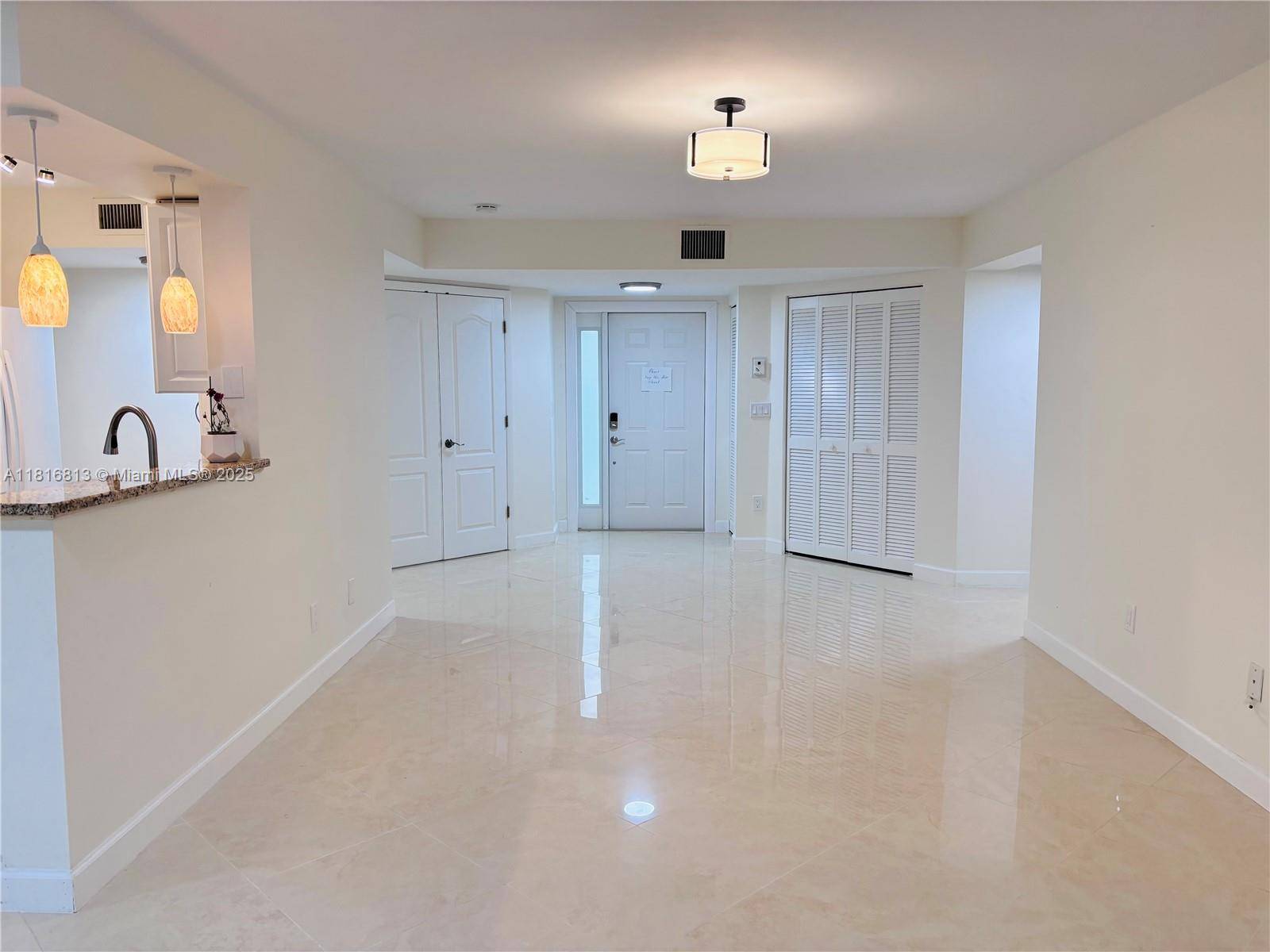 Plantation, FL 33324,942 NW 92nd Ter #942