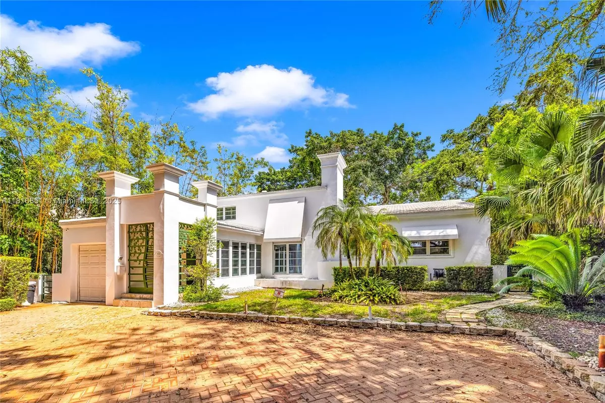 Coral Gables, FL 33134,923 Catalonia Ave