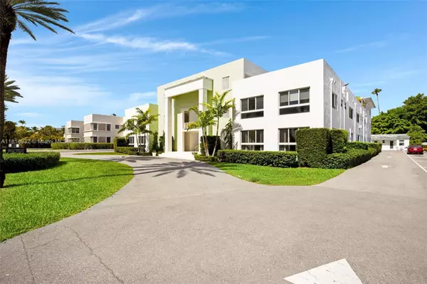Bal Harbour, FL 33154,9920 Collins Ave #2
