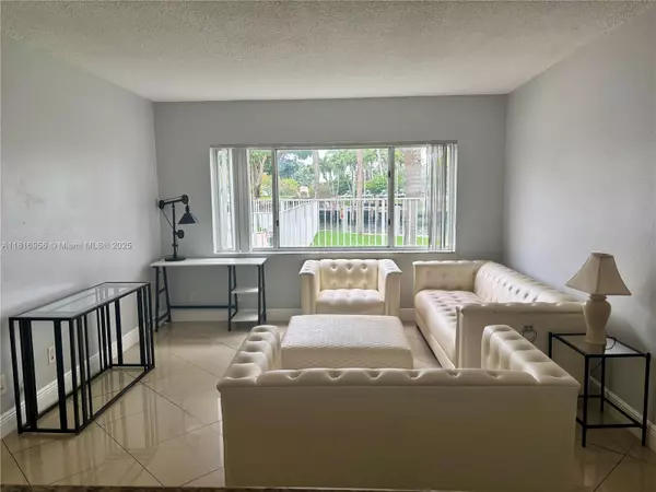 Pompano Beach, FL 33060,251 SE 6th Ave #3
