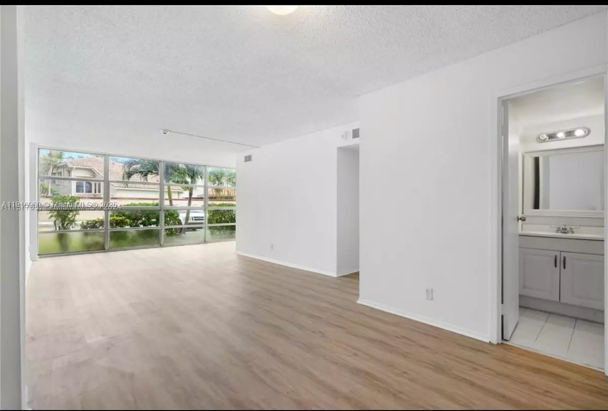Hallandale Beach, FL 33009,2001 Atlantic Shores Blvd #109