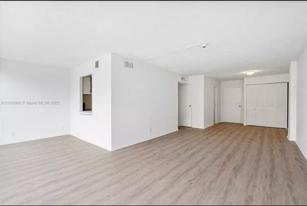 Hallandale Beach, FL 33009,2001 Atlantic Shores Blvd #109