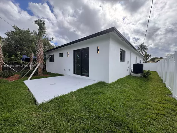 Fort Lauderdale, FL 33311,2430 NW 22nd Rd