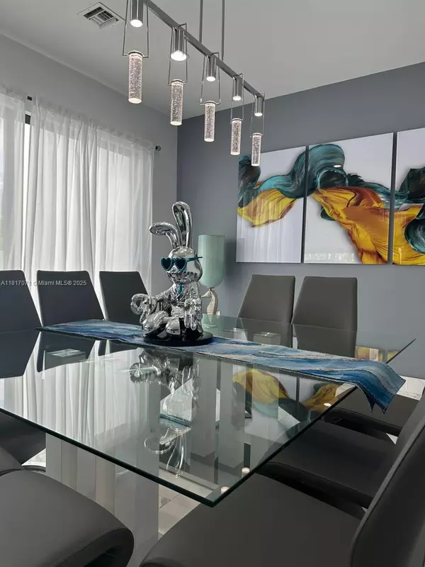 Hollywood, FL 33020,2342 Mckinley St #1