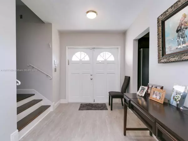 North Miami Beach, FL 33162,1121 NE 175th St