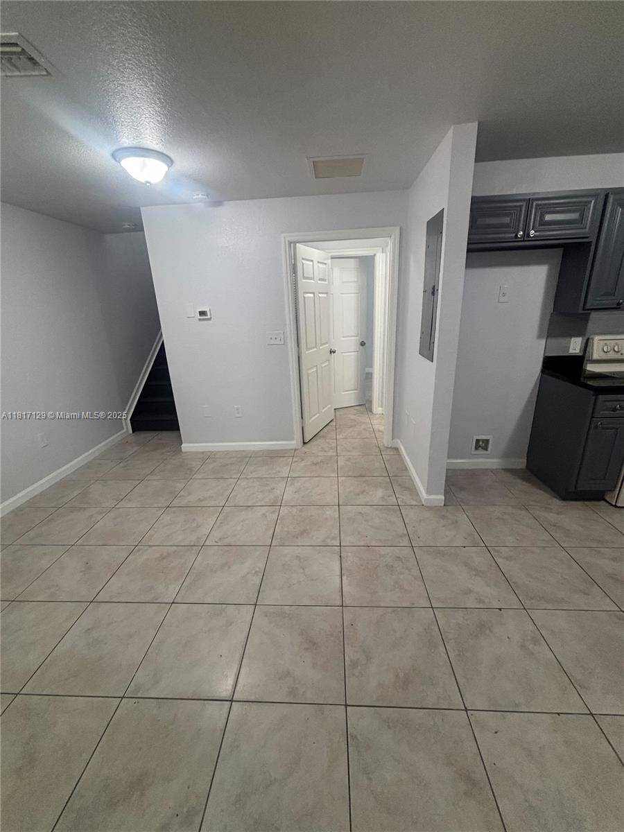 Miami, FL 33161,14000 NE 2nd Ave #14084