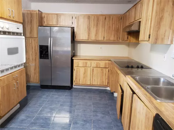 Miami, FL 33179,601 Ives Dairy Rd #405-8