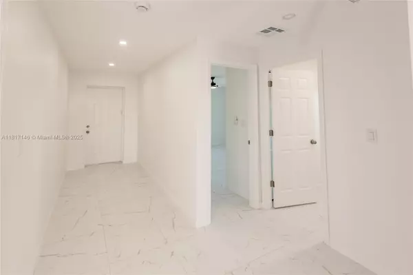 La Belle, FL 33935,215 Nautilus Ave