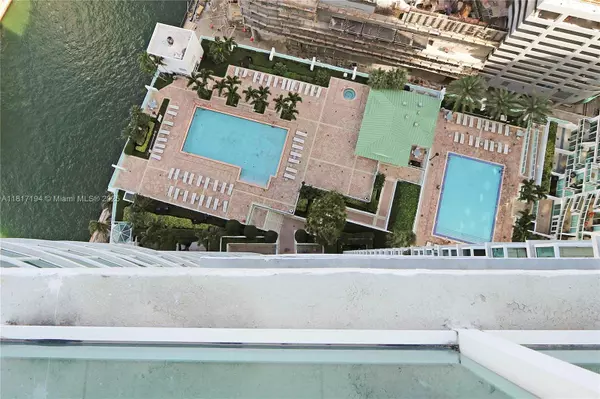 Miami, FL 33131,31 SE 5th St #3916