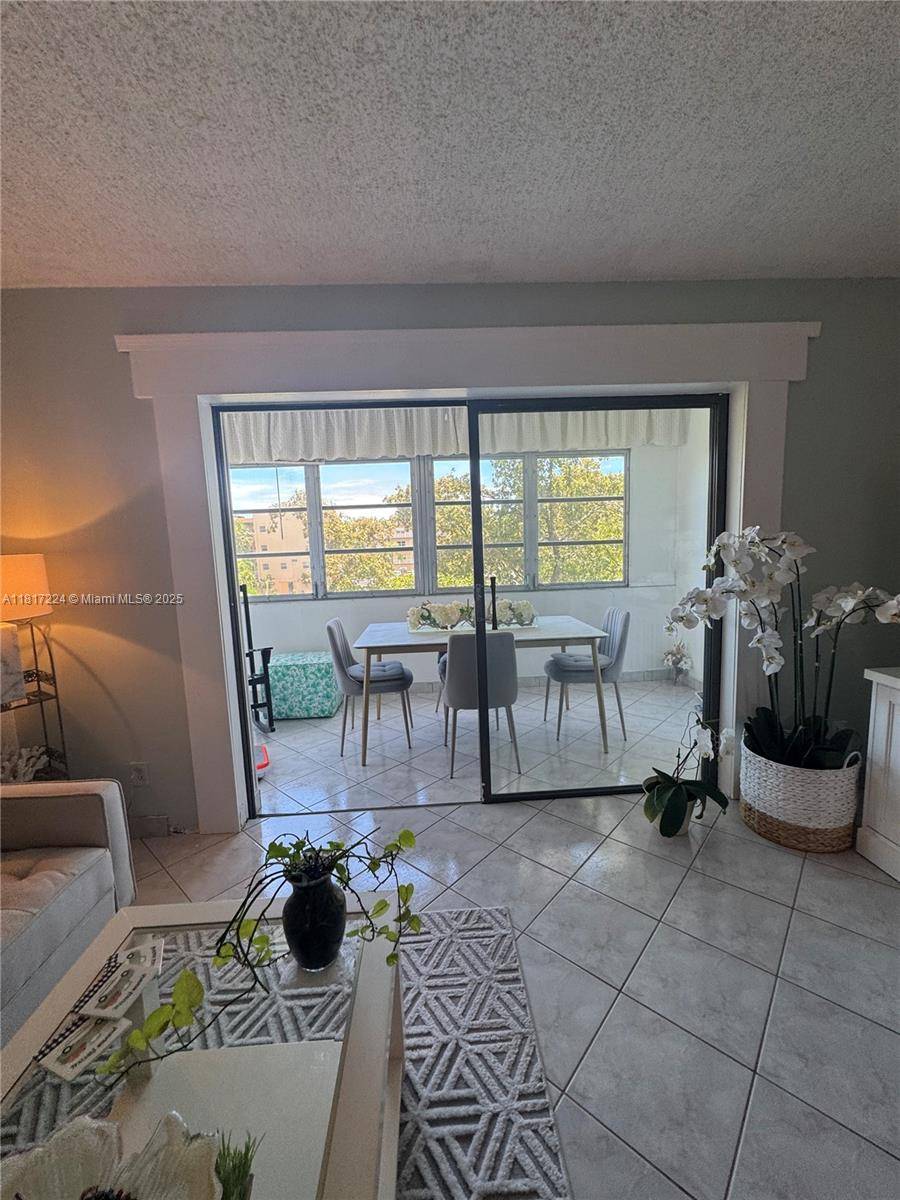 Lauderdale Lakes, FL 33319,4270 NW 40th St #313