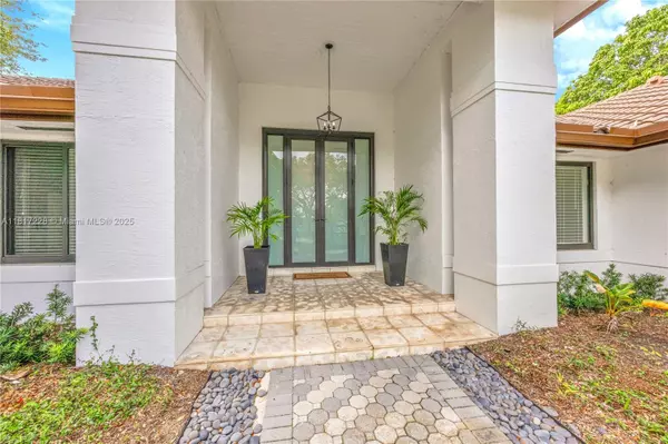 Palmetto Bay, FL 33158,6730 SW 141st St