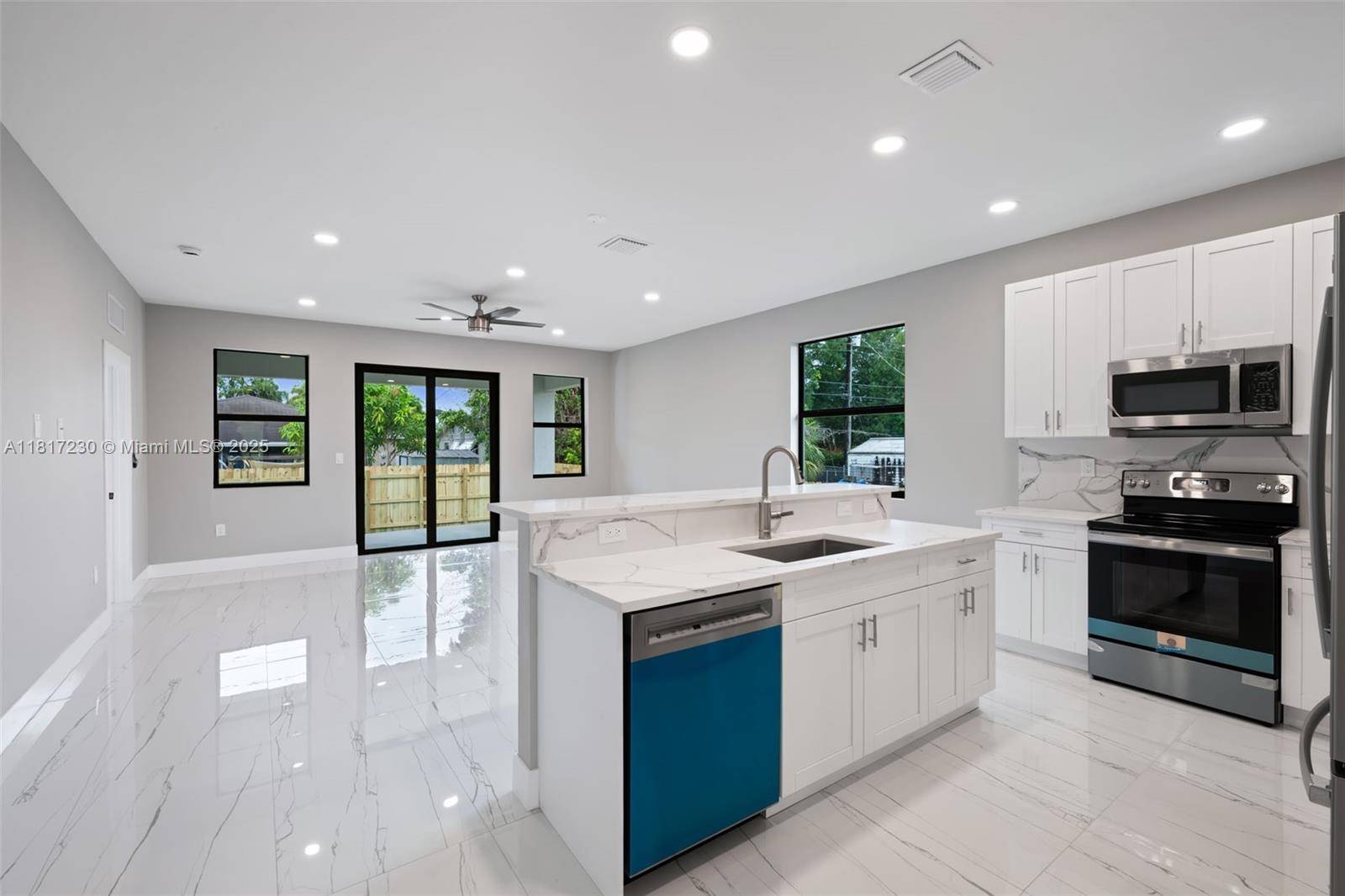 Fort Lauderdale, FL 33311,2884 NW 8th Ct