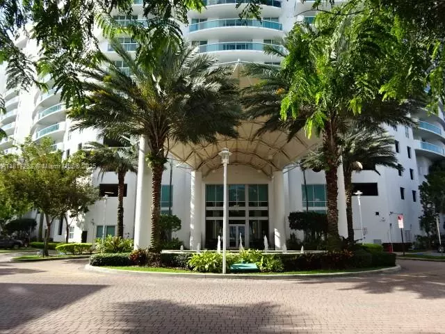 North Bay Village, FL 33141,7900 Harbor Island Dr #817