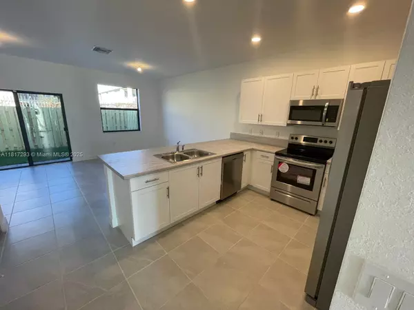 Miami, FL 33179,805 NE 211 ST