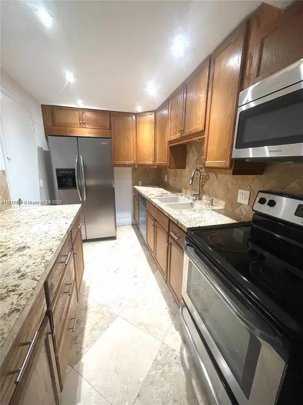 1251 NE 108th St #603, Miami, FL 33161