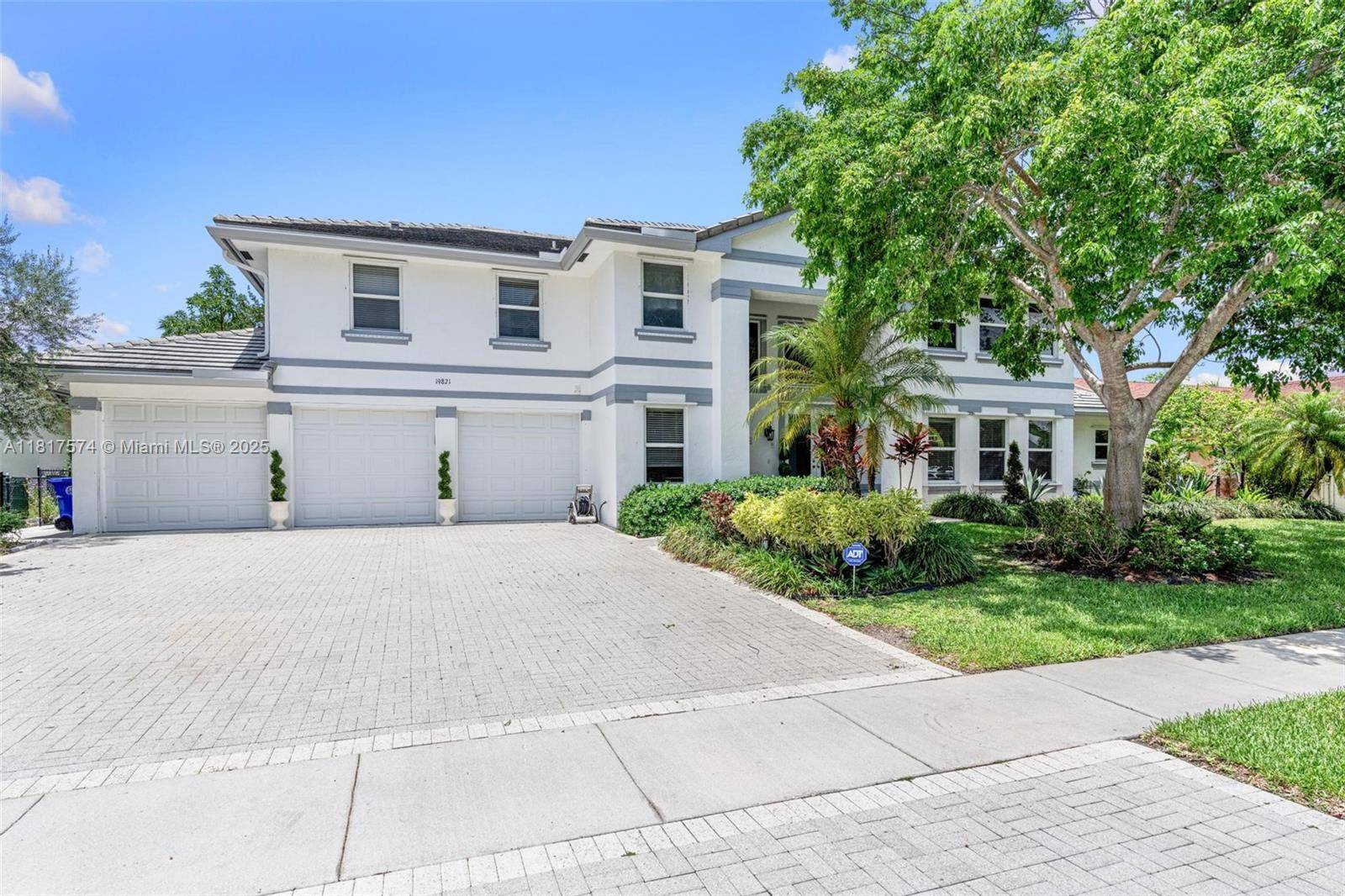 19821 NW 4th St, Pembroke Pines, FL 33029