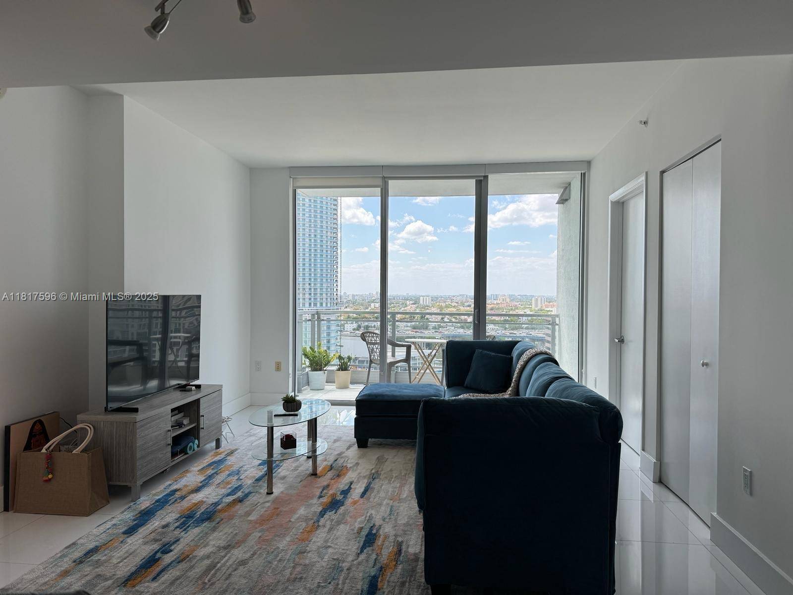 92 SW 3rd St #1909, Miami, FL 33130