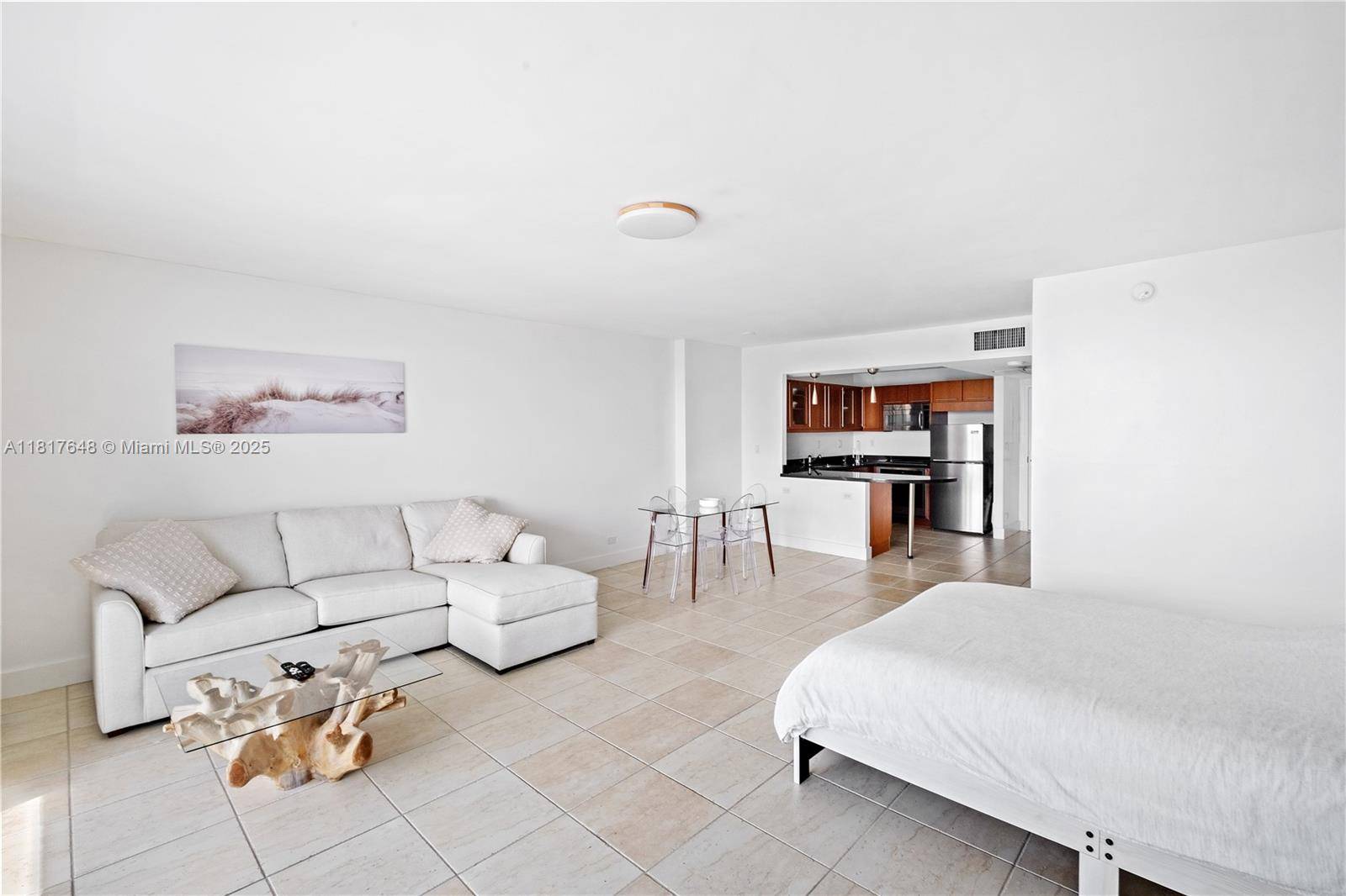 Miami Beach, FL 33139,2301 Collins Ave #1229