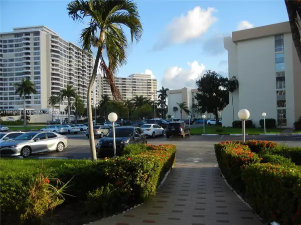 Hallandale Beach, FL 33009,801 Three Islands Blvd #206