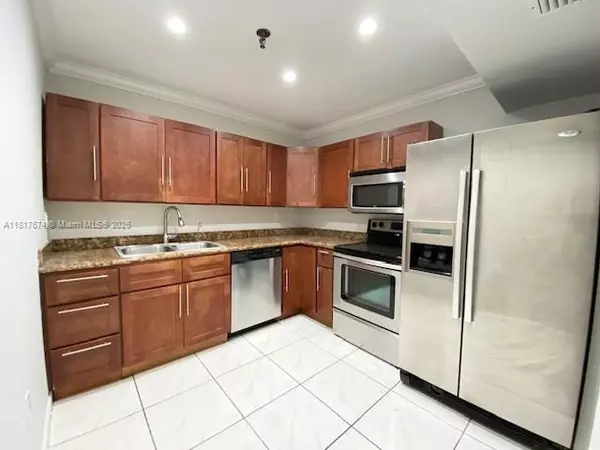 Sunny Isles Beach, FL 33160,201 180th Dr #209