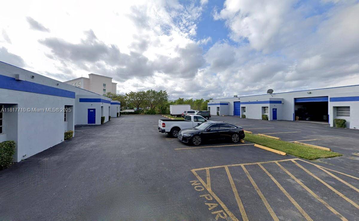 Miami, FL 33186,13552 SW 129th St
