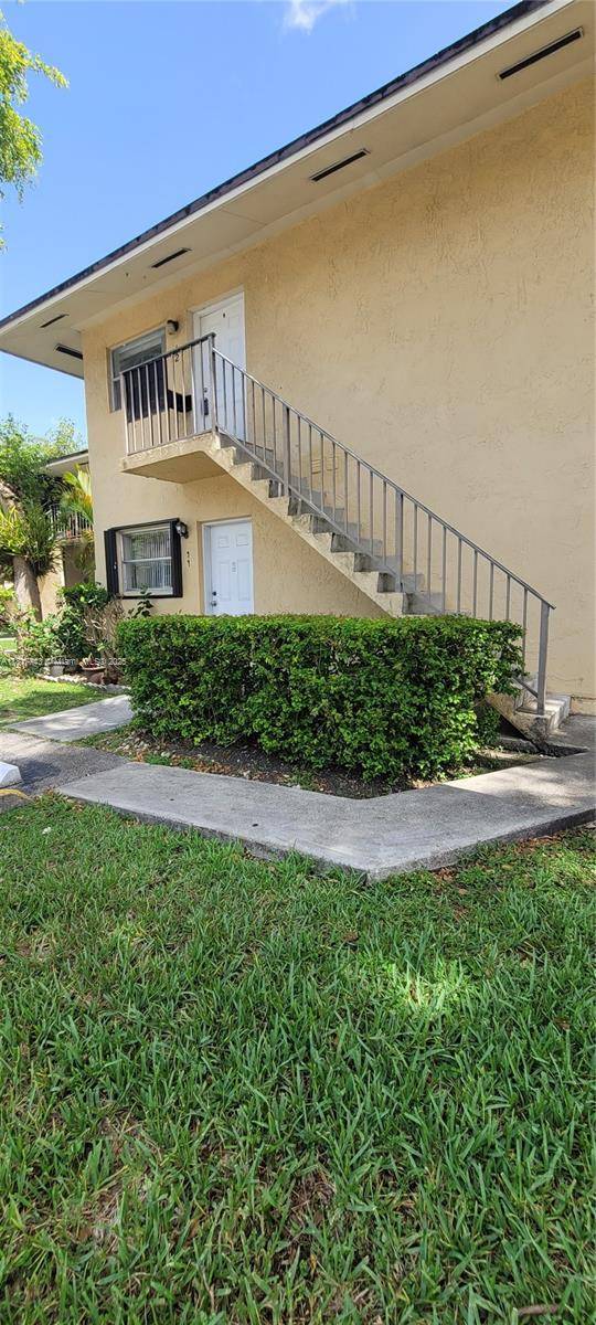 Miami, FL 33193,15699 SW 73rd Cir Ter #1-2