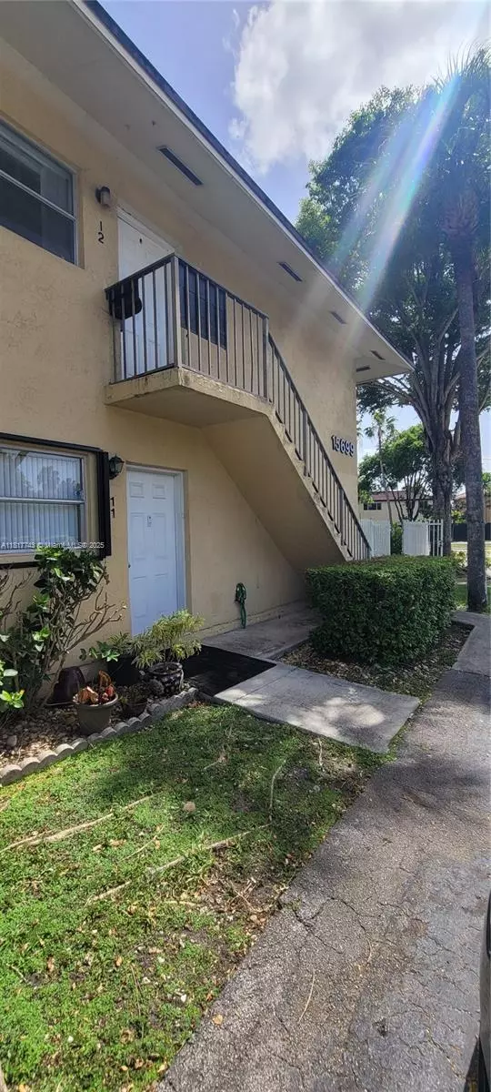 Miami, FL 33193,15699 SW 73rd Cir Ter #1-2