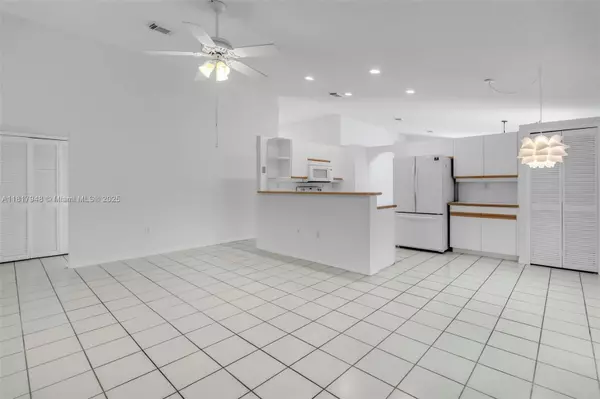 Pembroke Pines, FL 33029,1061 NW 191st Ave