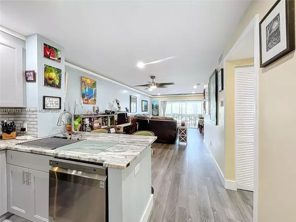 Hallandale Beach, FL 33009,460 Paradise Isle Blvd #205