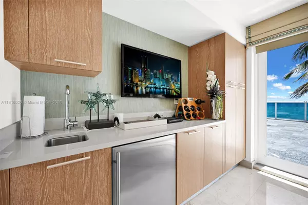 Hollywood, FL 33019,2711 S Ocean Drive #203