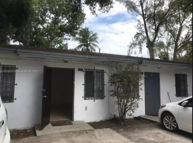7801 NW 6th Ave #1, Miami, FL 33150