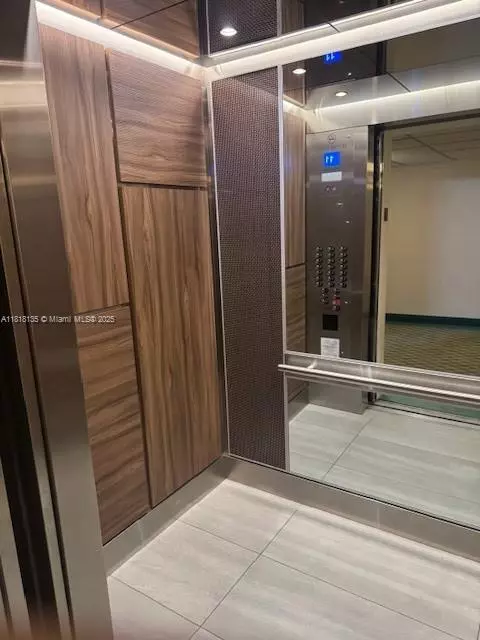 Hallandale Beach, FL 33009,1950 S Ocean Dr #11B