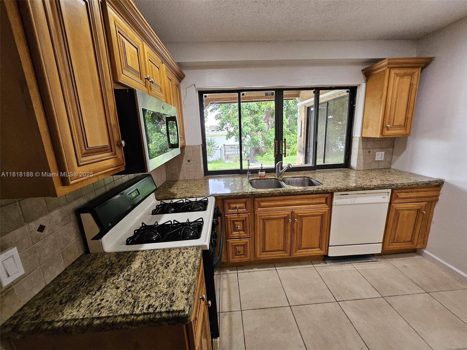 Sunrise, FL 33323,3941 NW 115th Ter