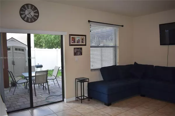 Hialeah, FL 33018,8873 W 35th Ln