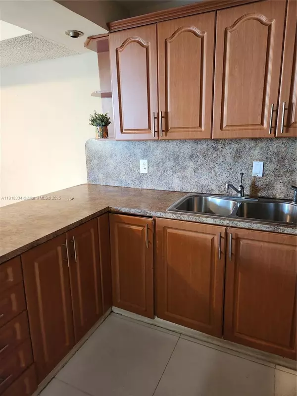 Miami, FL 33175,2055 SW 122nd Ave #117