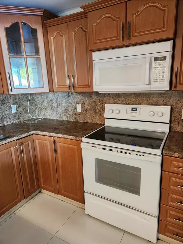 Miami, FL 33175,2055 SW 122nd Ave #117