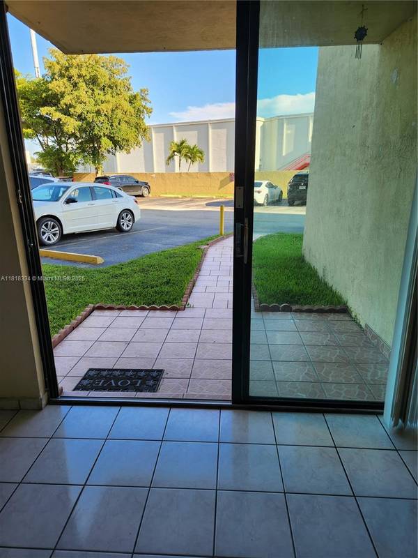 2055 SW 122nd Ave #117, Miami, FL 33175