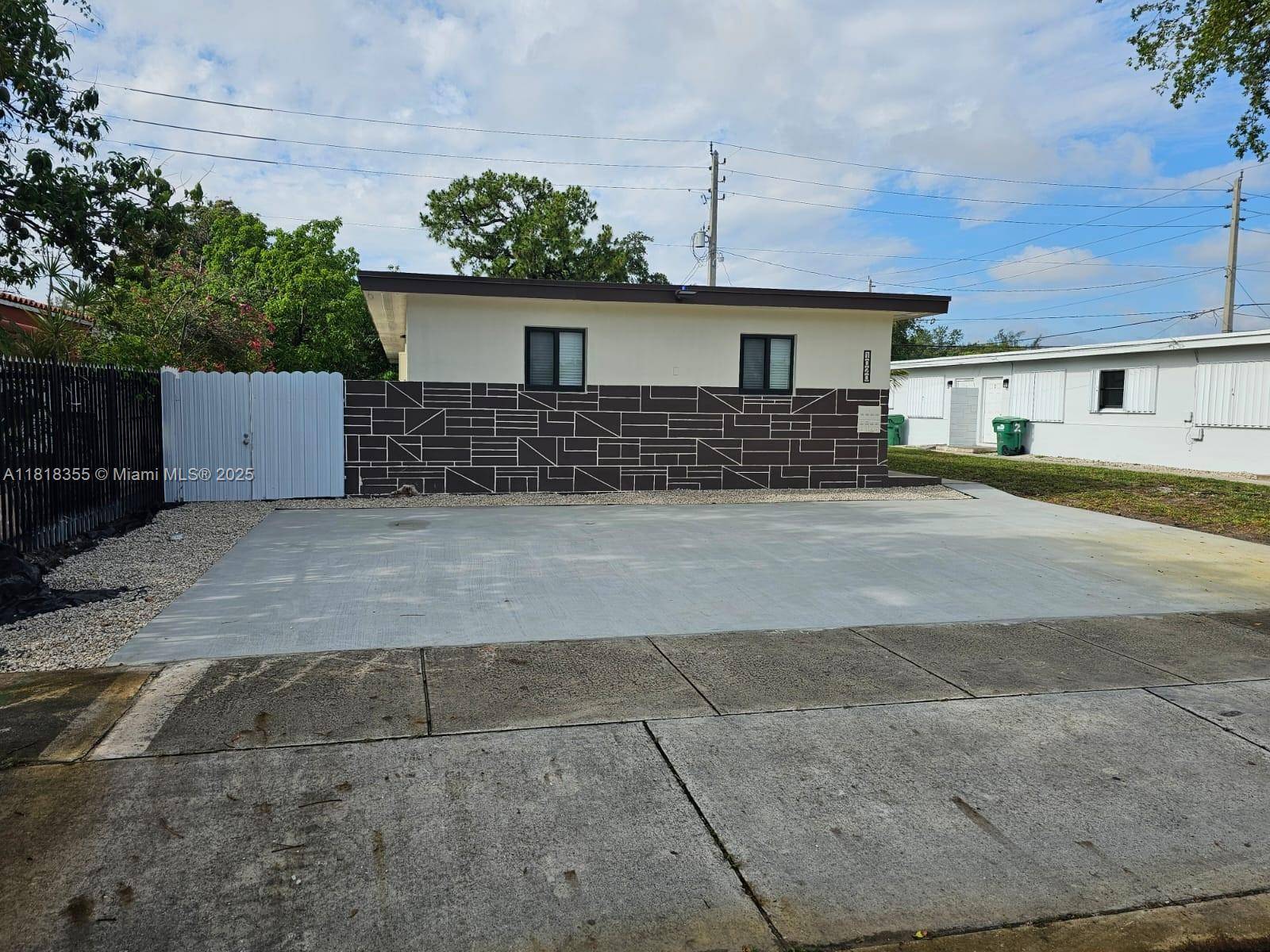 Opa-locka, FL 33054,1020 Opa Locka Blvd #3