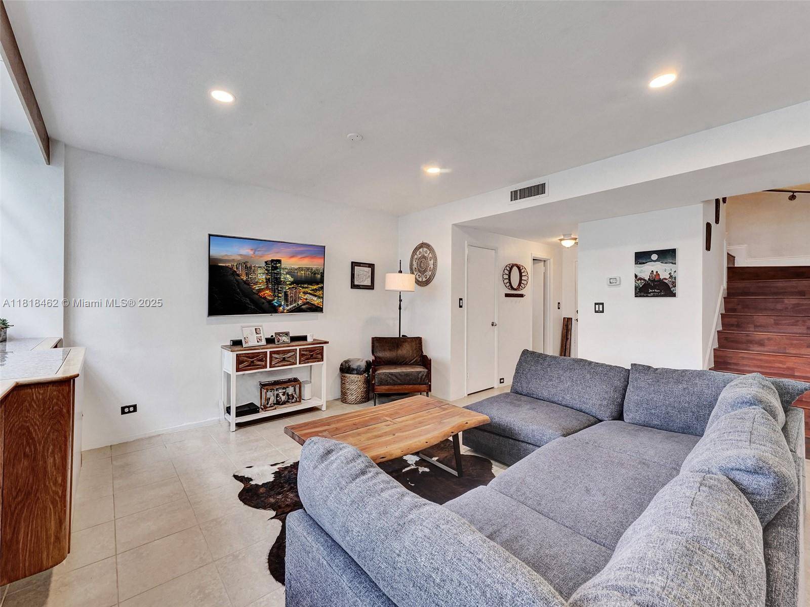 Miami, FL 33131,1408 Brickell Bay Dr #411