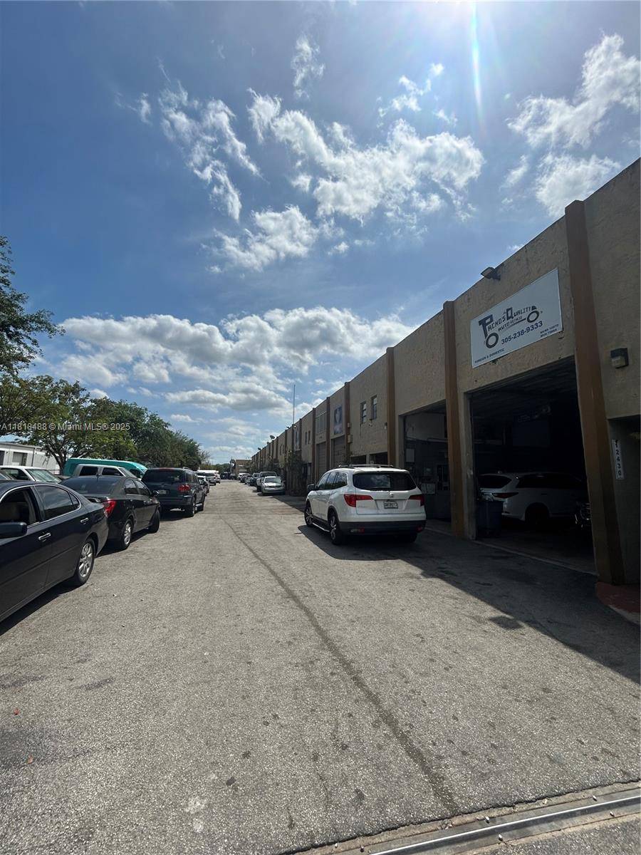 12434 SW 128th St #3, Miami, FL 33186