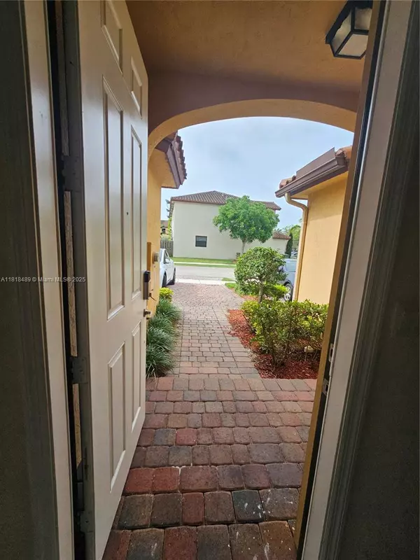 Homestead, FL 33033,3741 SE 1st St