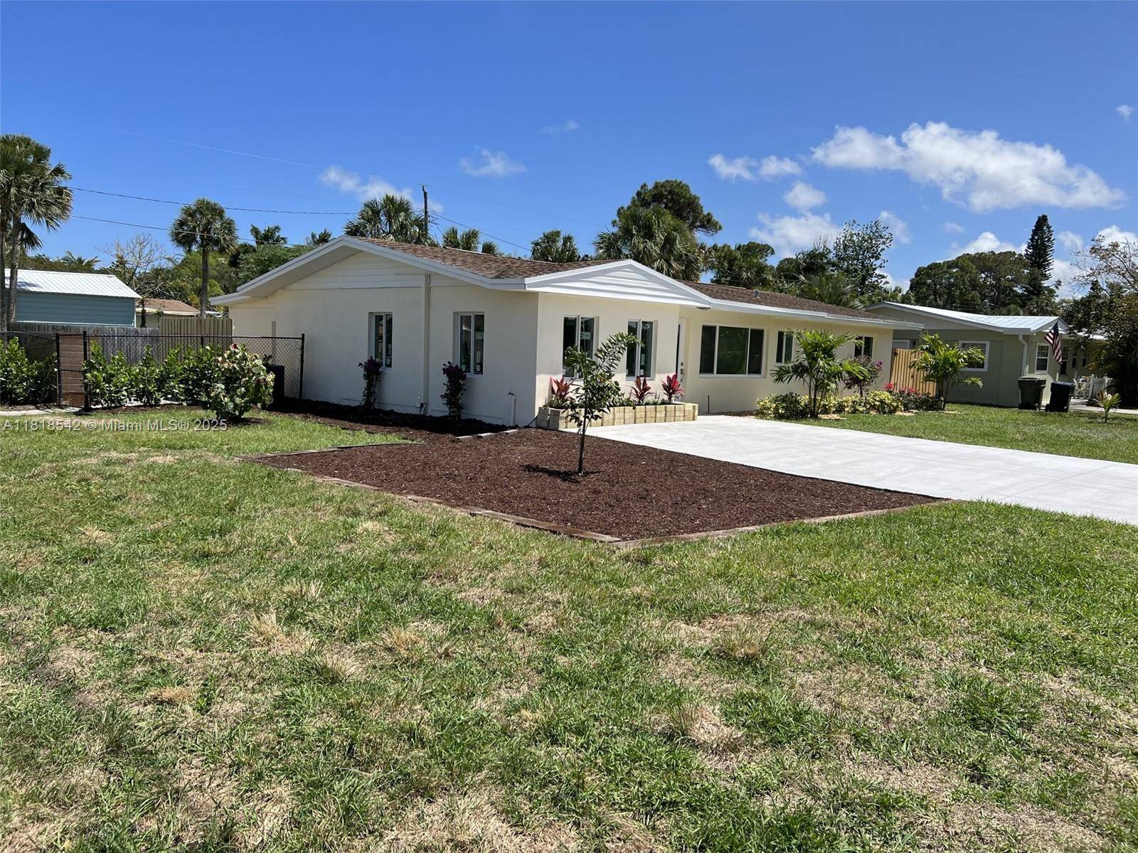701 E Madison Ave, Stuart, FL 34996