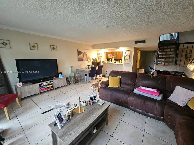 8401 W Sample Rd #10, Coral Springs, FL 33065