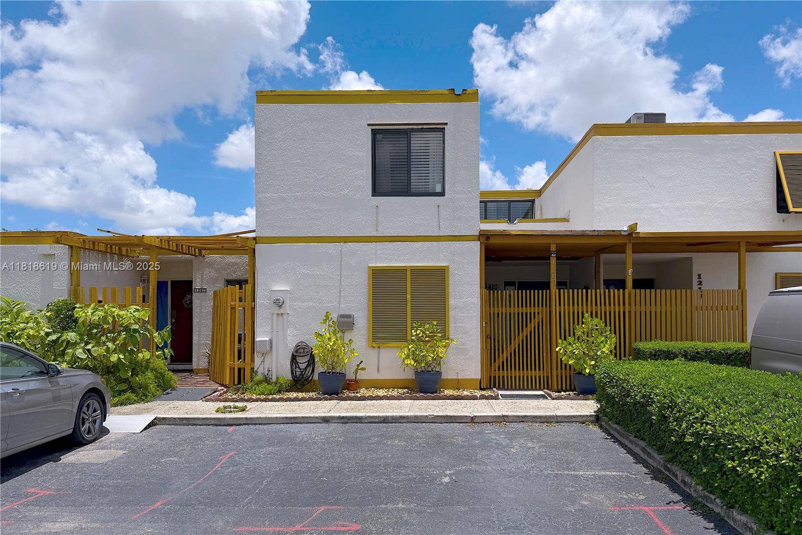 Miami, FL 33184,1209 SW 131st Place Cir W