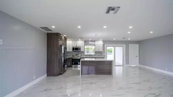 Hallandale Beach, FL 33009,728 SW 4th St