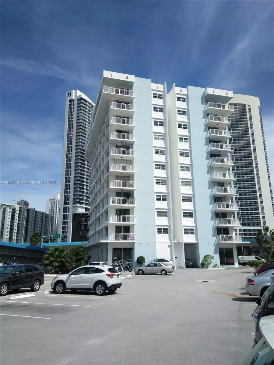 Hallandale Beach, FL 33009,1801 S Ocean Dr #739