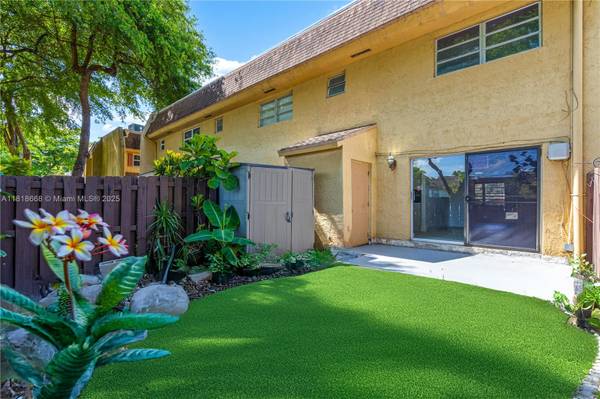 7175 Nova Drive #303,  Davie,  FL 33317