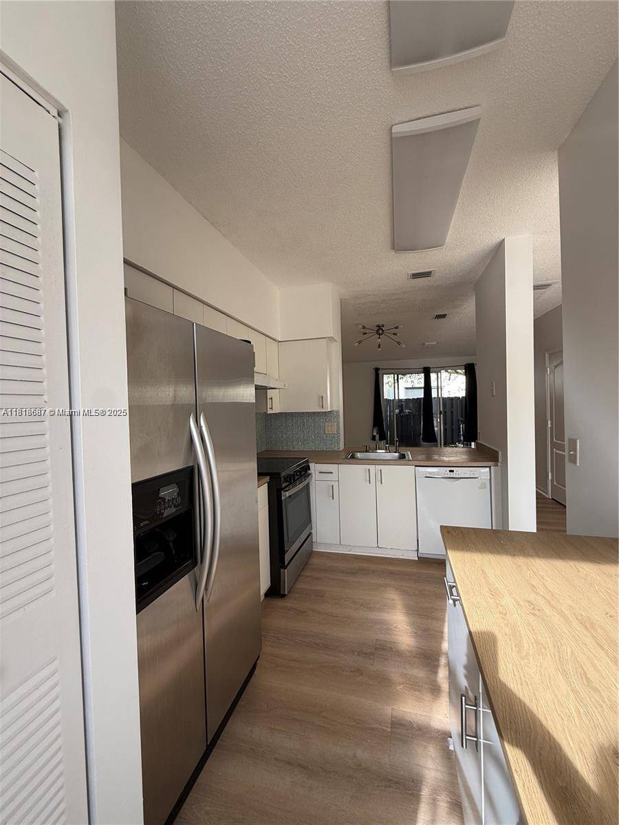 835 NE 212th #4, Miami, FL 33179