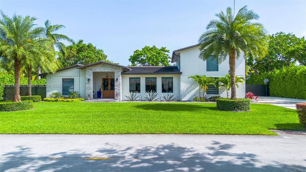 7570 SW 60th St, Miami, FL 33143