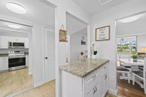 Sunrise, FL 33322,8305 Sunrise Lakes Blvd #101